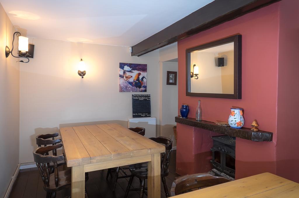 The Chetnole Inn Esterno foto