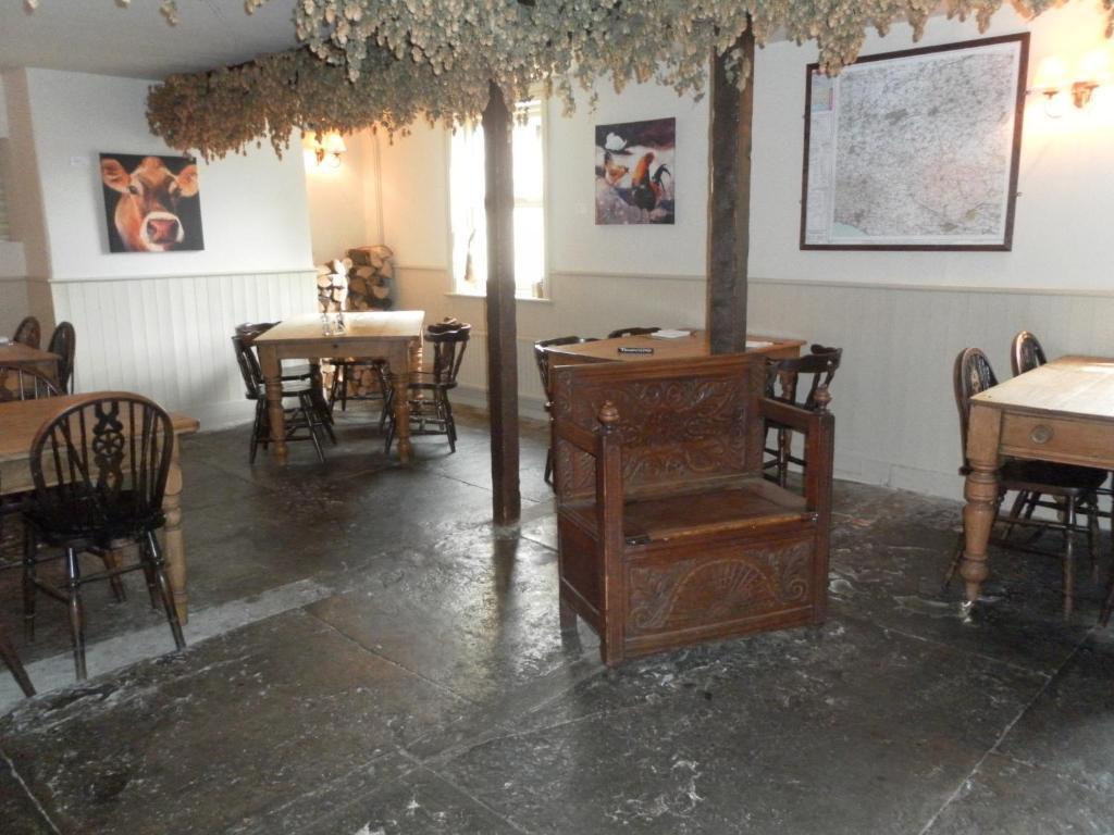 The Chetnole Inn Esterno foto